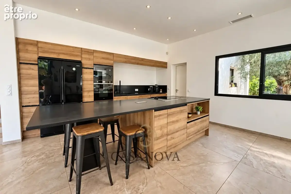 Villa contemporaine avec suite parentale sur piscine, dépendance et jardin paysager à Mireval - photo 8