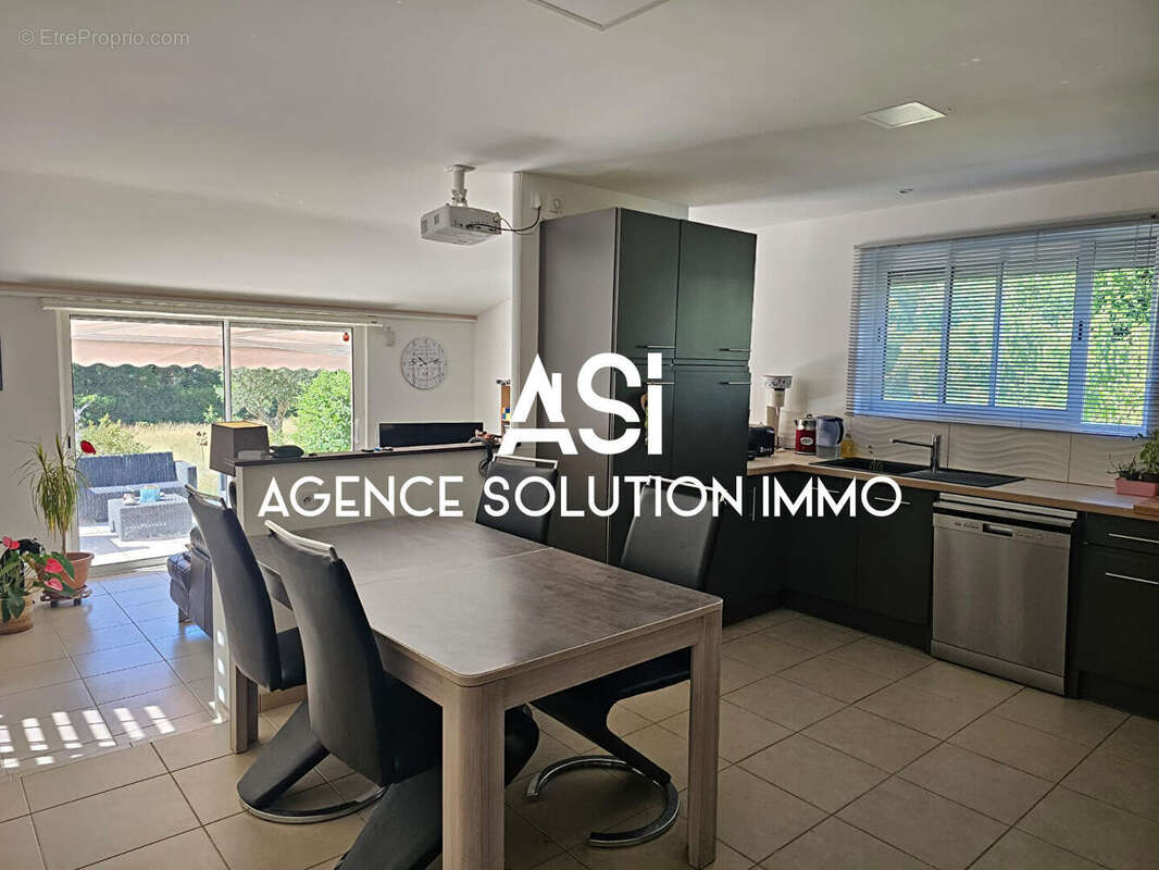 Maison 95 m² à Viviers  - photo 2