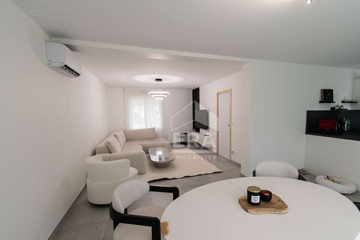 Maison à BAYENGHEM-LES-EPERLECQUES