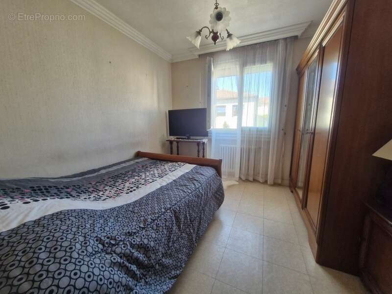 Maison de 100m² avec 4 chambres et beau terrain plat de 1382m² et possibilite de division parcellaire sur secteur tres calme a u - photo 12