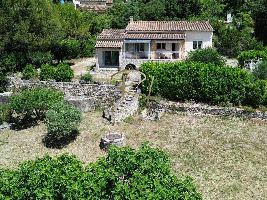 Maison à BARJAC