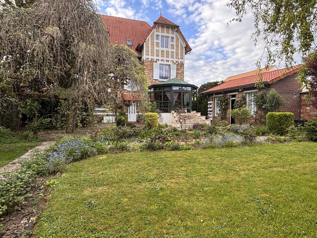 Maison à EZANVILLE