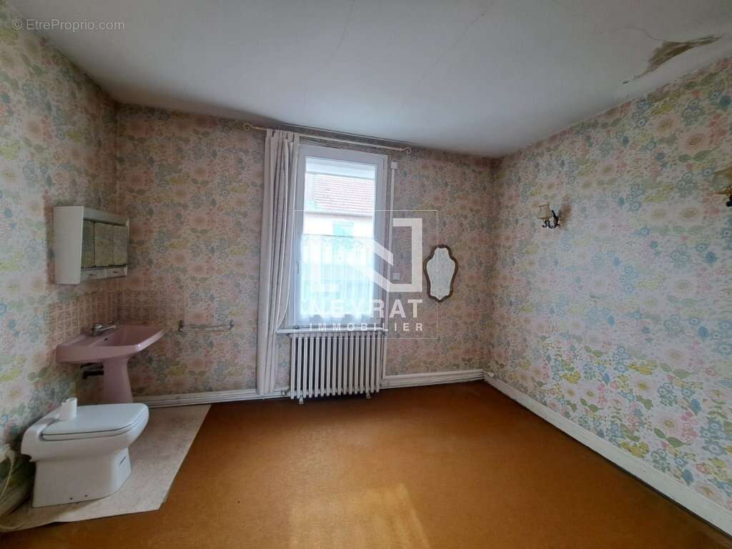 Maison à SAINT-FORGEOT