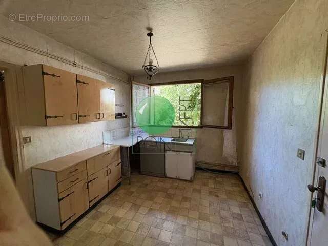 Maison mitoyenne 4 chambres vert-le-grand - photo 3