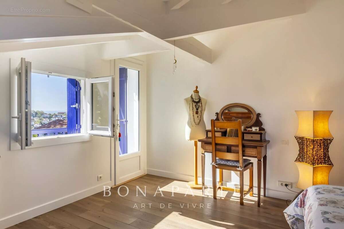 Saint-jean-de-luz - propriete avec piscine et annexe - photo 10