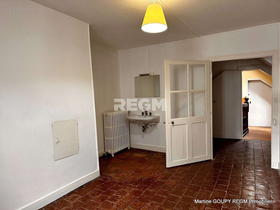 ORLEANS (45)   Centre / Cathédrale   Foncier sur 3 niveaux 360 m2 /sol - Investisseurs - photo 30