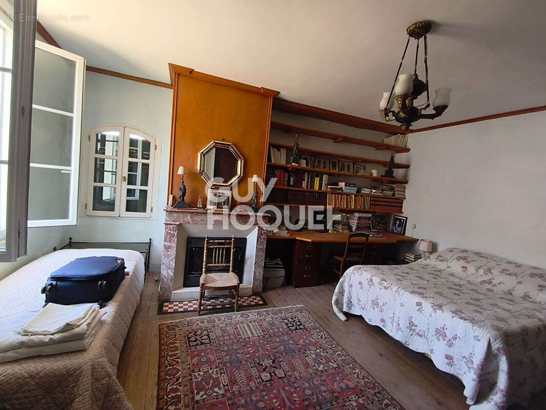 Maison à COUTHURES-SUR-GARONNE