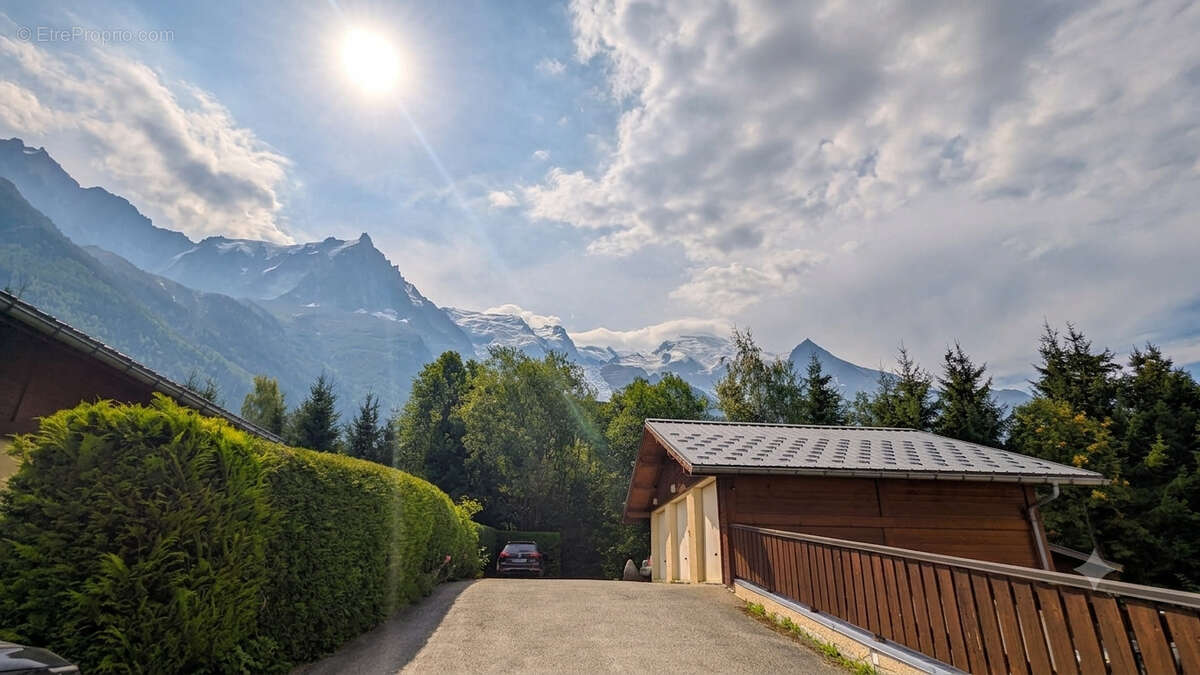 CHAMONIX  - T3 avec jardin privatif, vue Mont-Blanc, garage et stationnement - photo 8