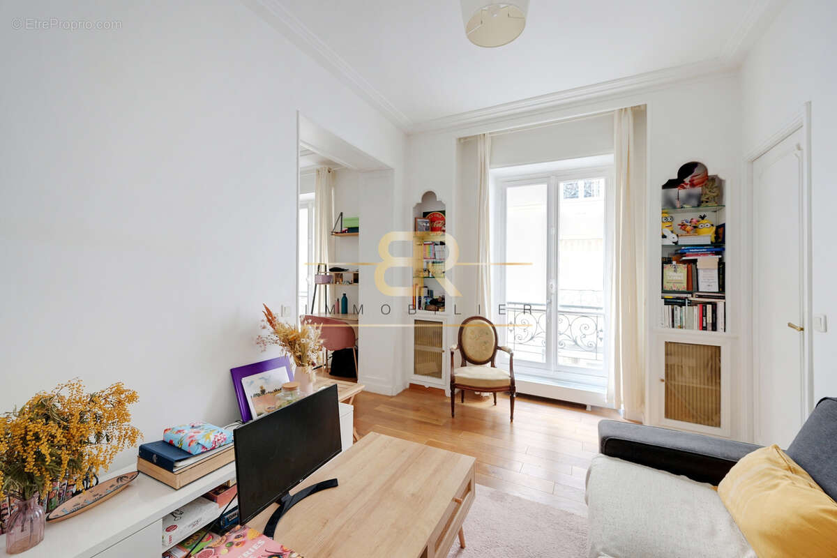 Appartement à PARIS-17E