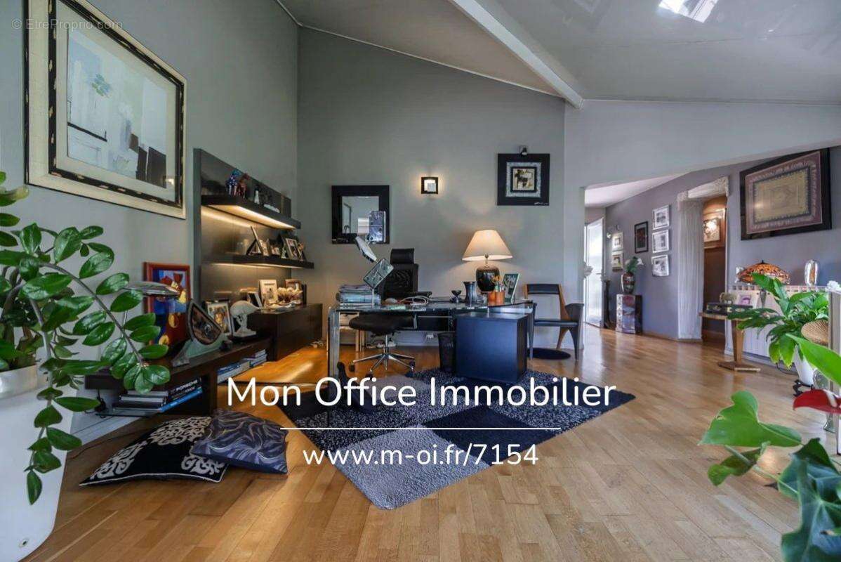 Référence : 7154-VCL - Maison dans un cocon de verdure - 3 chambres, un bureau, une dépendance - BOUC BEL AIR - photo 4