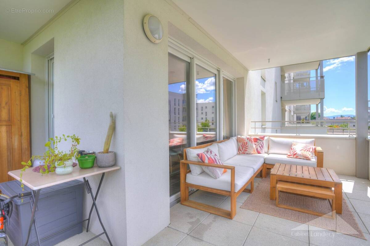 Appartement à SAINT-GENIS-POUILLY