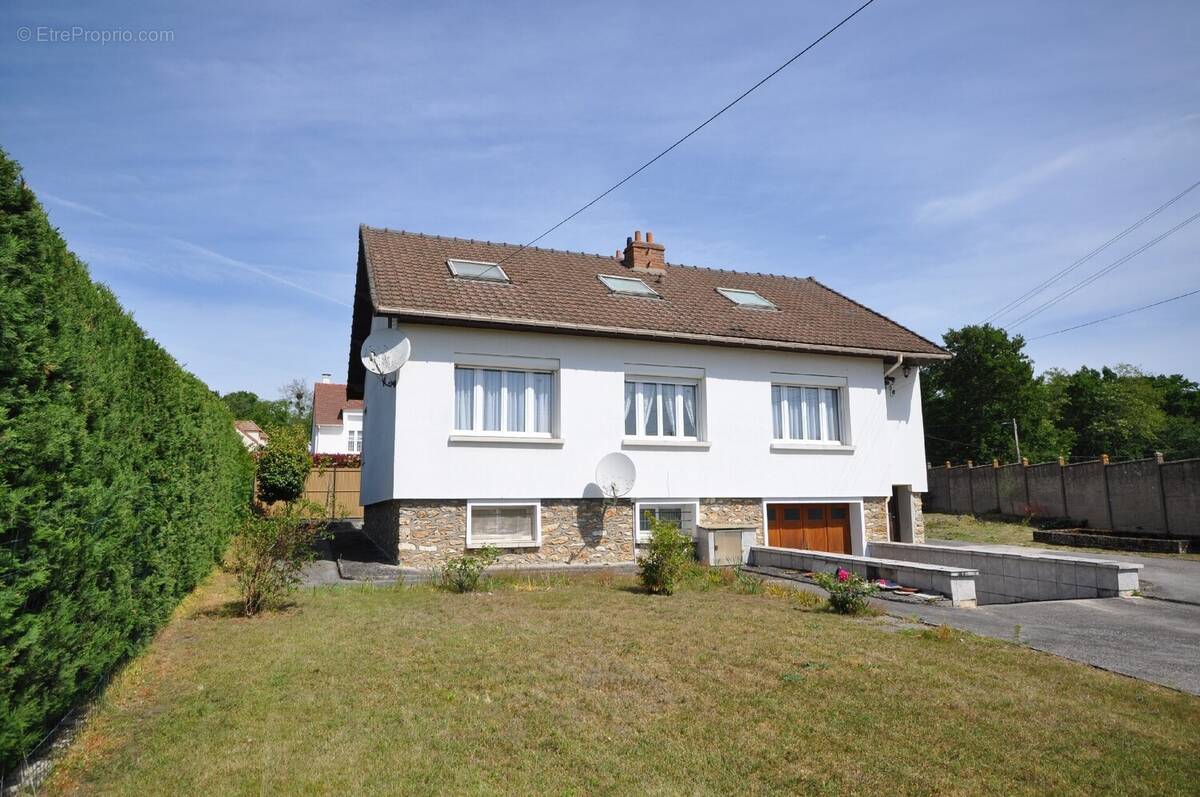 Maison à BRUYERES-LE-CHATEL