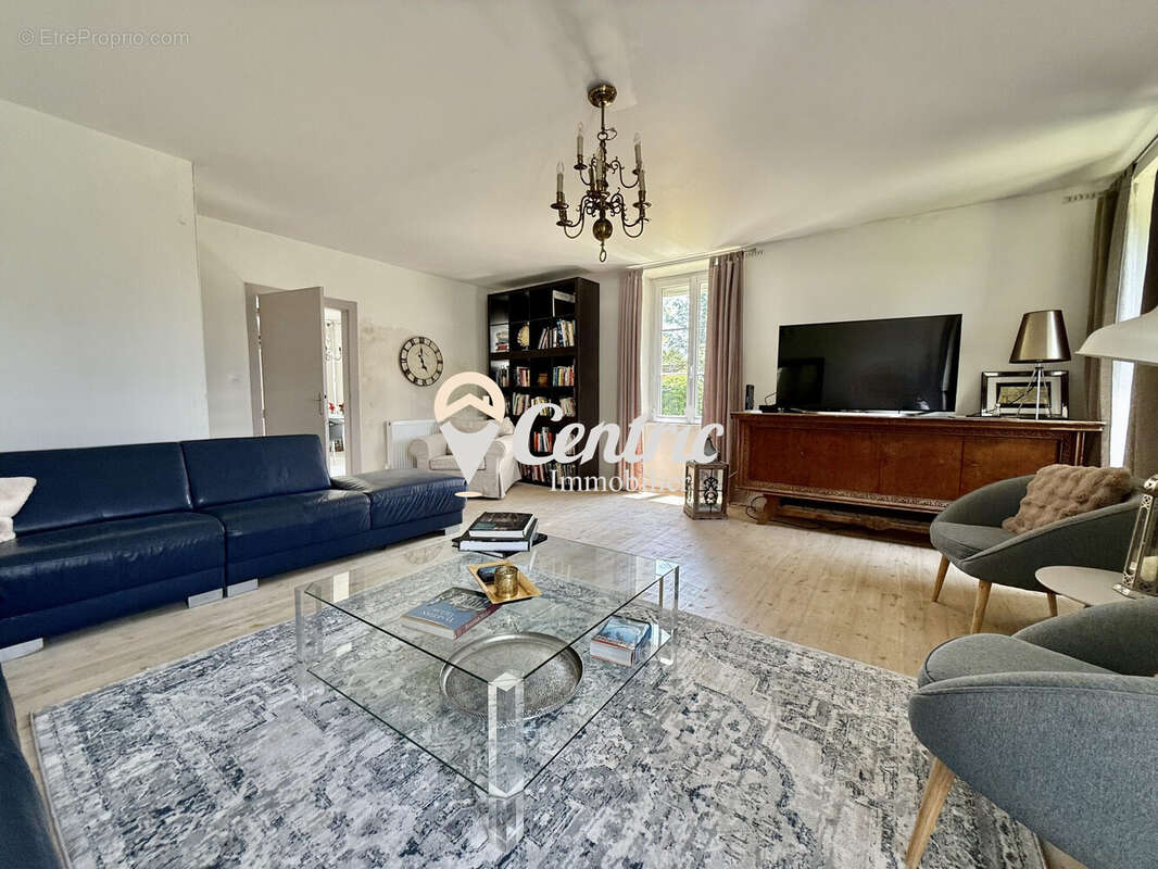 Maison à VERNOUX-EN-GATINE