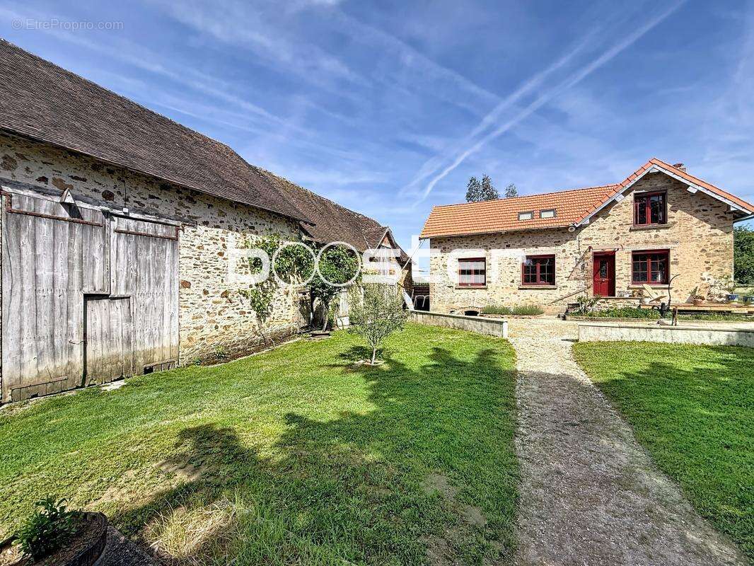 Maison à MEUZAC