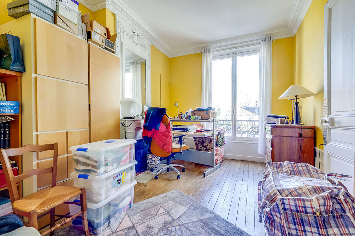 Appartement à PARIS-14E