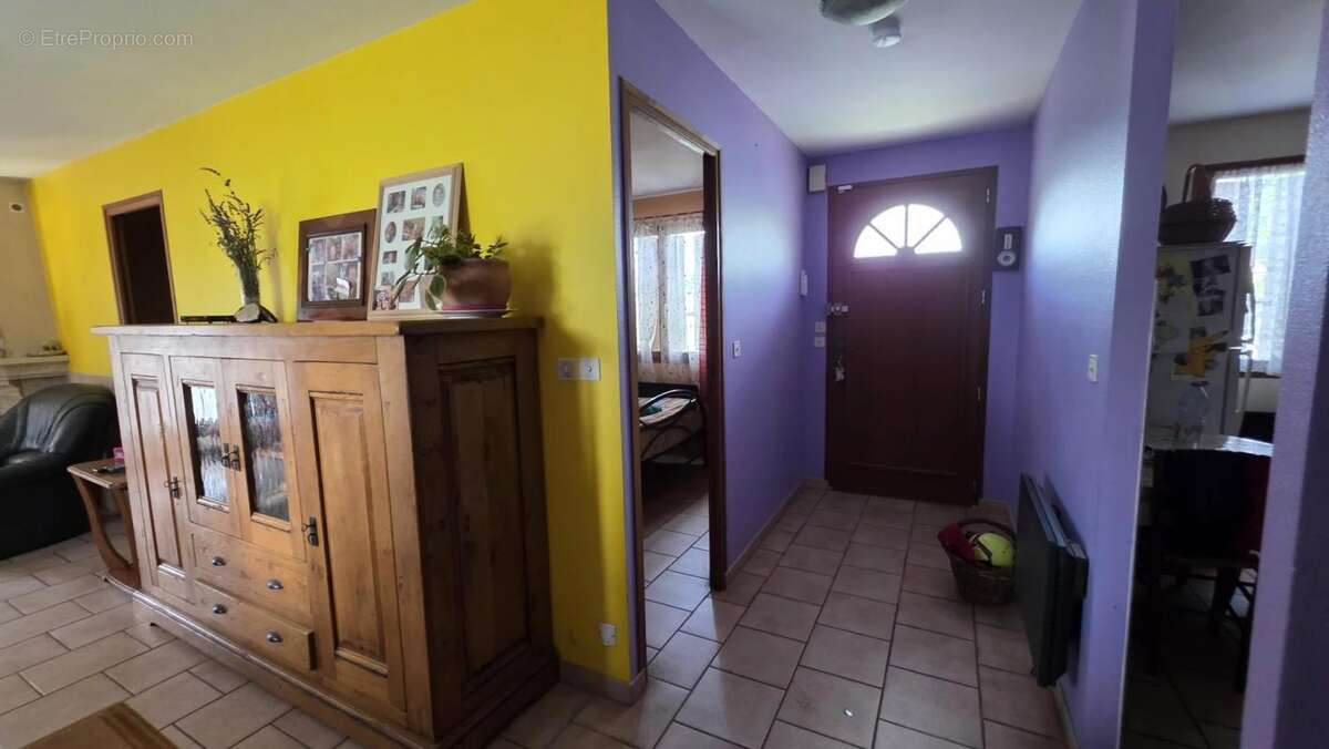 Maison à MILLY-SUR-THERAIN