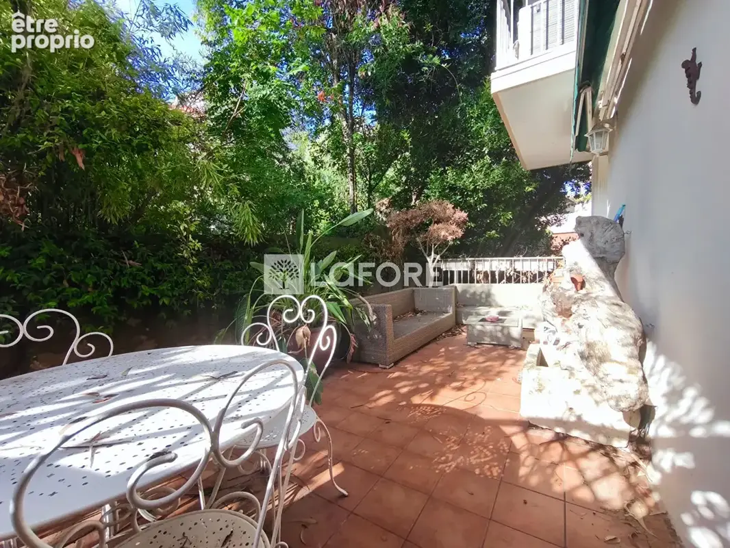 Appartement T3 avec terrasse, balcon et parking au centre de Céret - photo 6