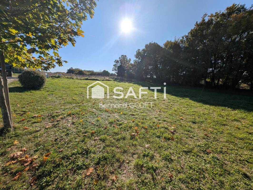 Photo 1 - Terrain à NANTEUIL-EN-VALLEE