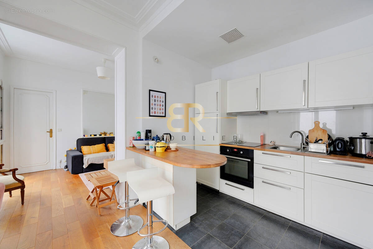 Appartement à PARIS-17E