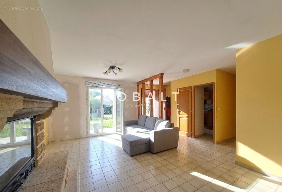 Maison à DONGES
