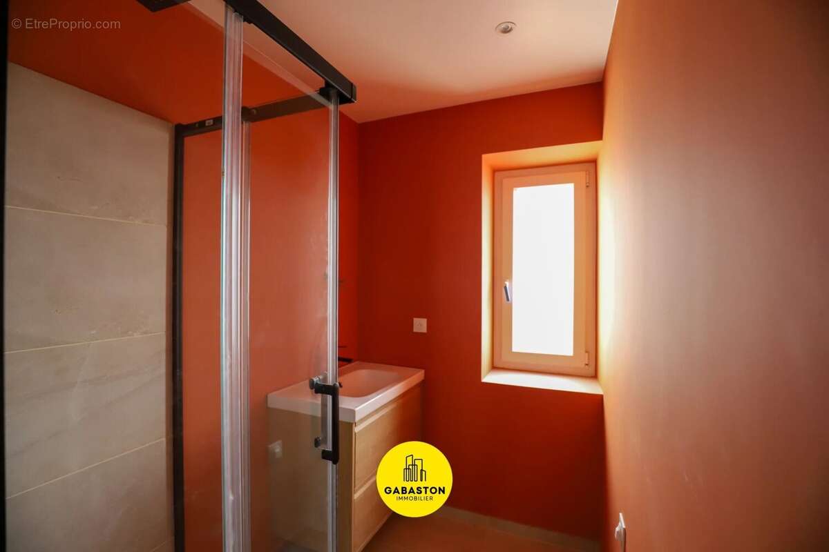 Appartement à MARSEILLE-1E