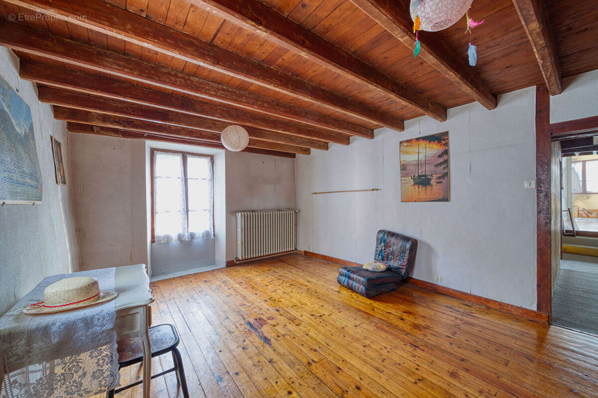 Maison à REAUMONT