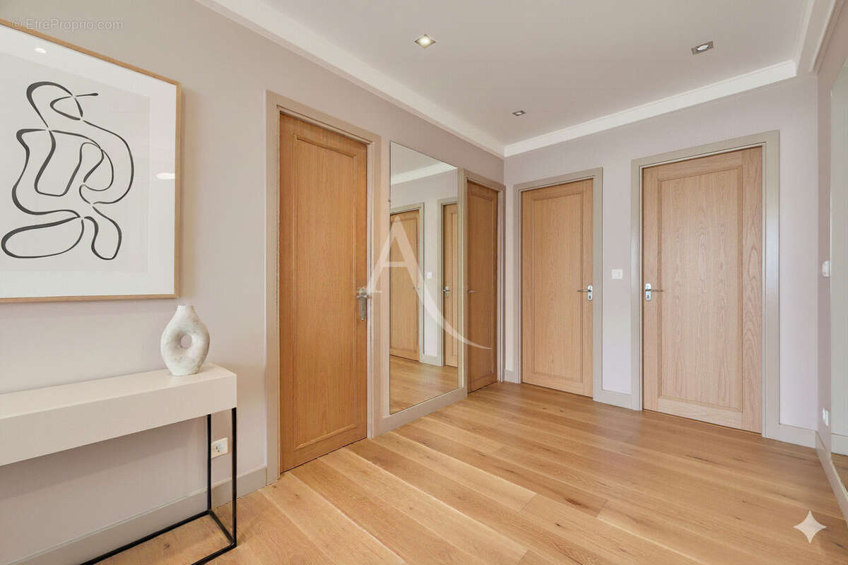 Appartement à PARIS-7E