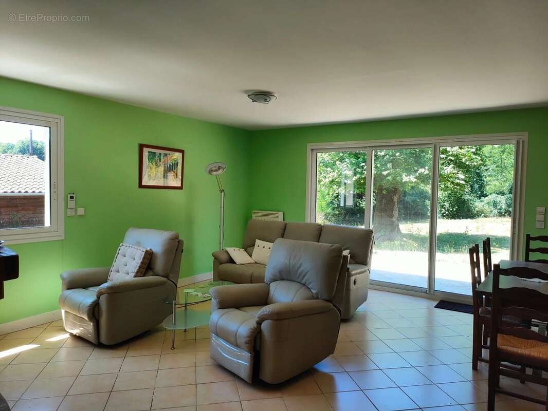 Appartement à VAYRES