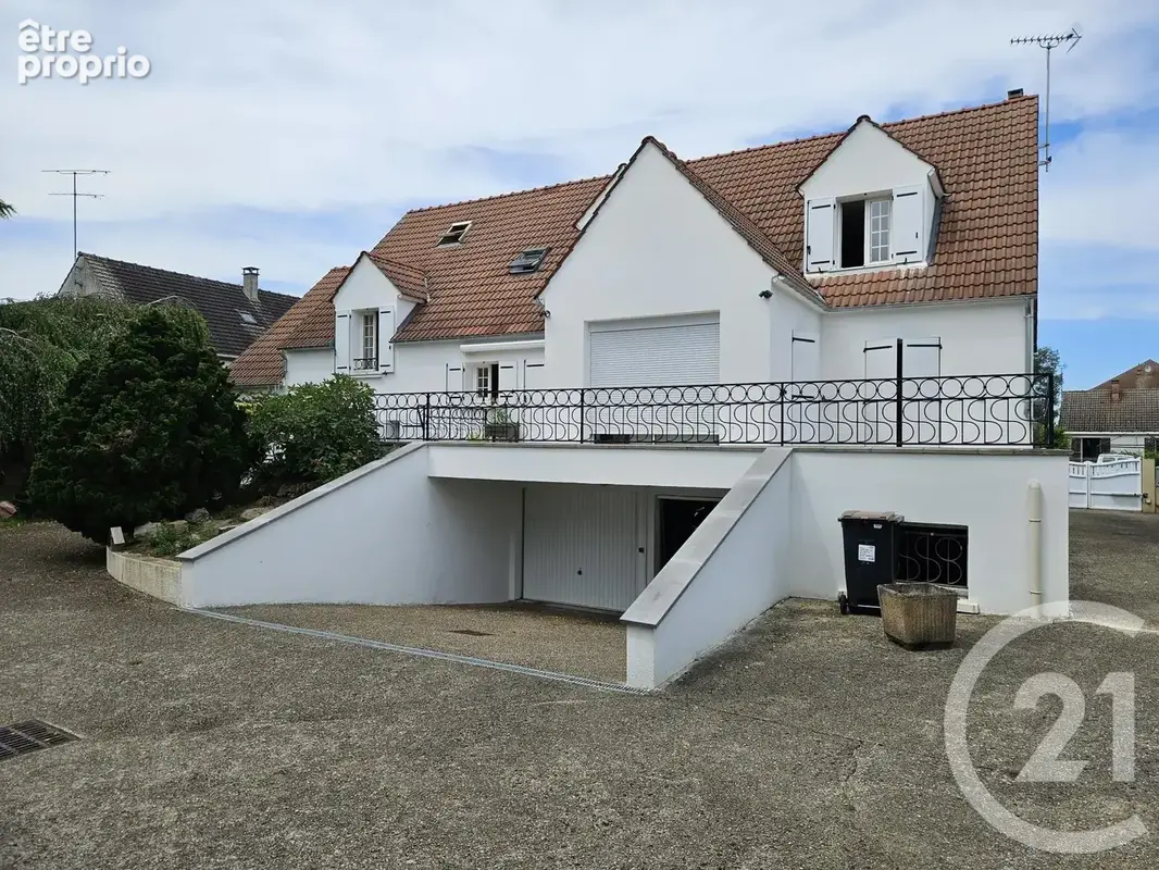 Maison 14 pièces 337 m² à vendre à Dammartin-En-Goele (77230) - photo 2