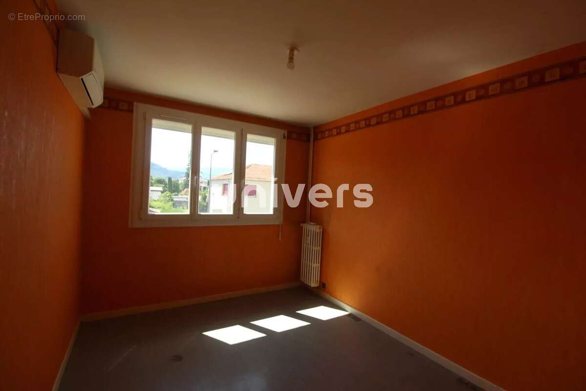 Appartement à GUILHERAND-GRANGES