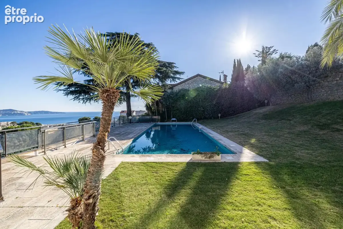 Nice - Fabron - Villa contemporaine de 300m² avec piscine, vue mer et garage de 112m² - photo 2
