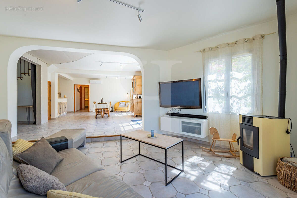 Maison à VAISON-LA-ROMAINE