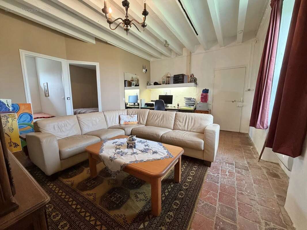 Fermette spacieuse à vendre près de Reclesne - photo 10