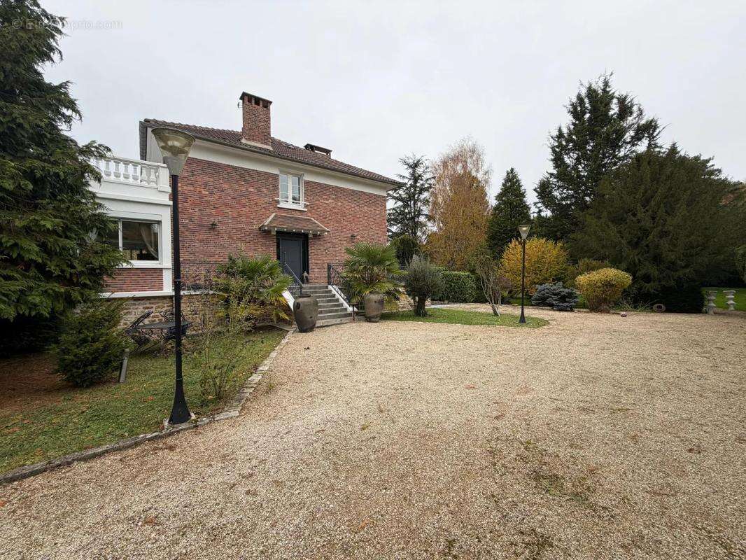 Maison à VILLIERS-SUR-MORIN