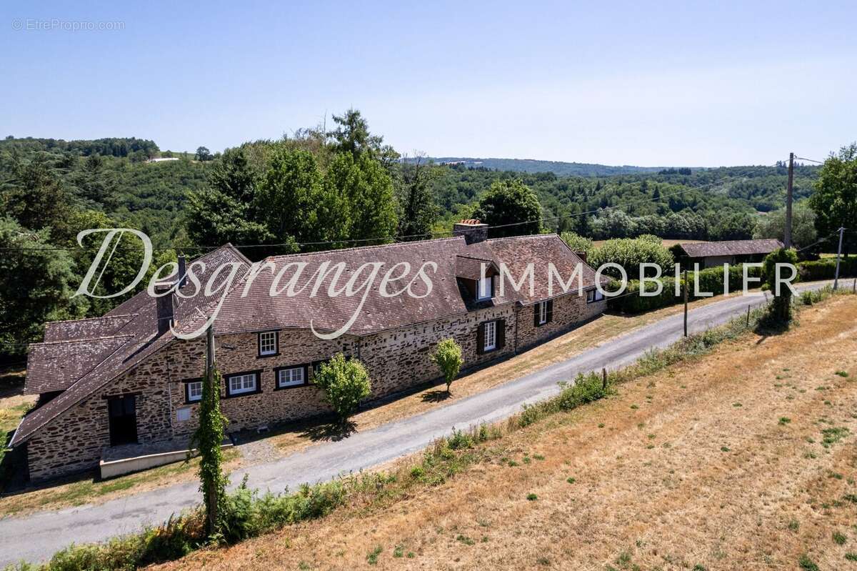 Maison 434 m² à Payzac  - photo 6
