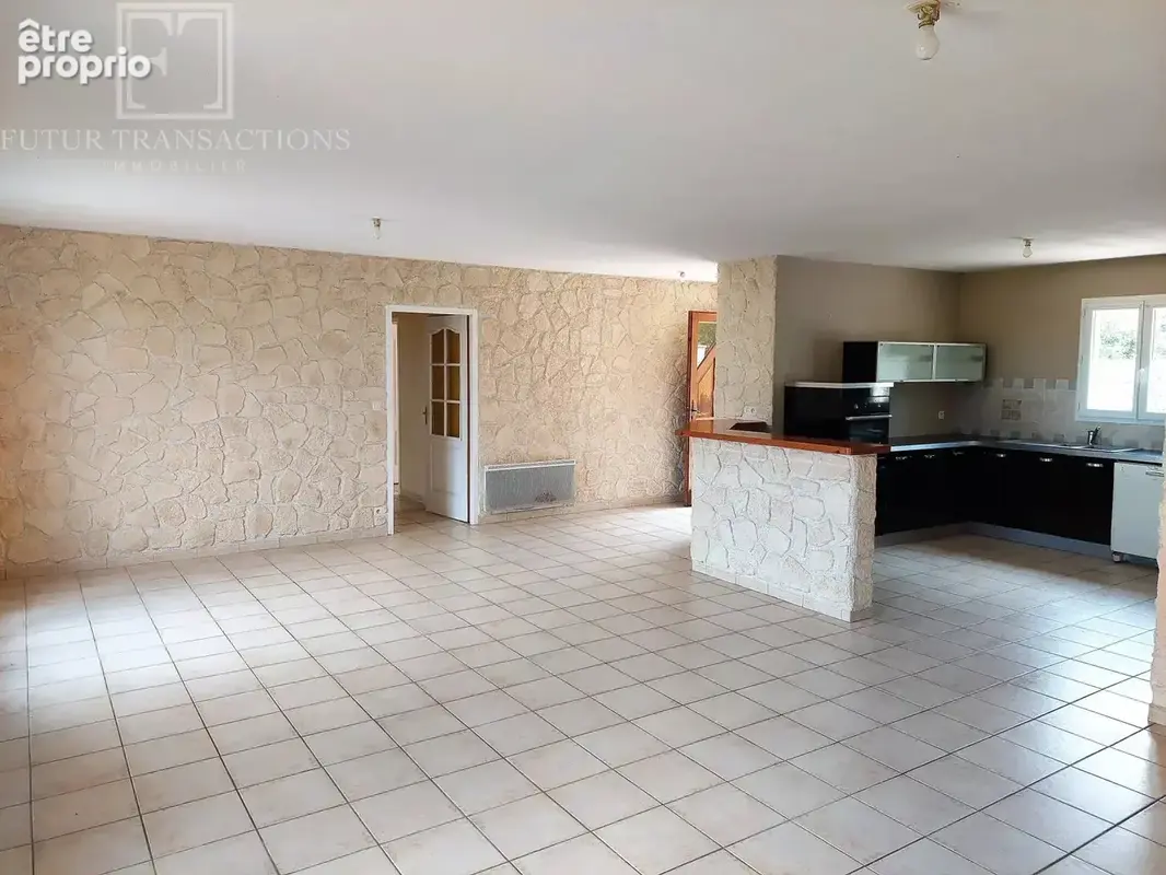 Plain pied sur 2350 m² - photo 2