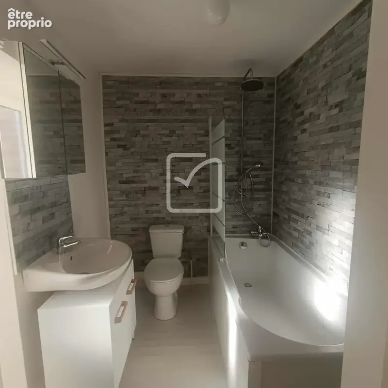 Maison 2 chambres, jardin , Saint-Brieuc de Mauron - photo 7