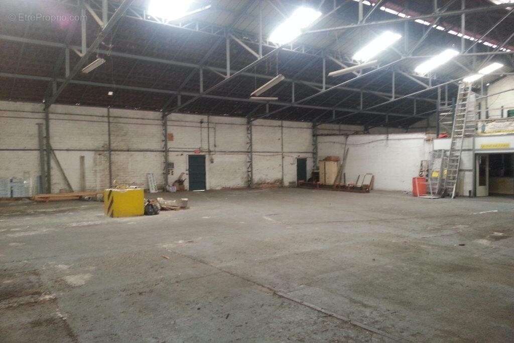 Commerce à MANTES-LA-JOLIE