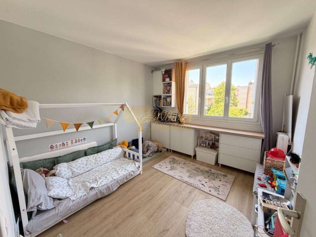 Appartement à LE PLESSIS-TREVISE