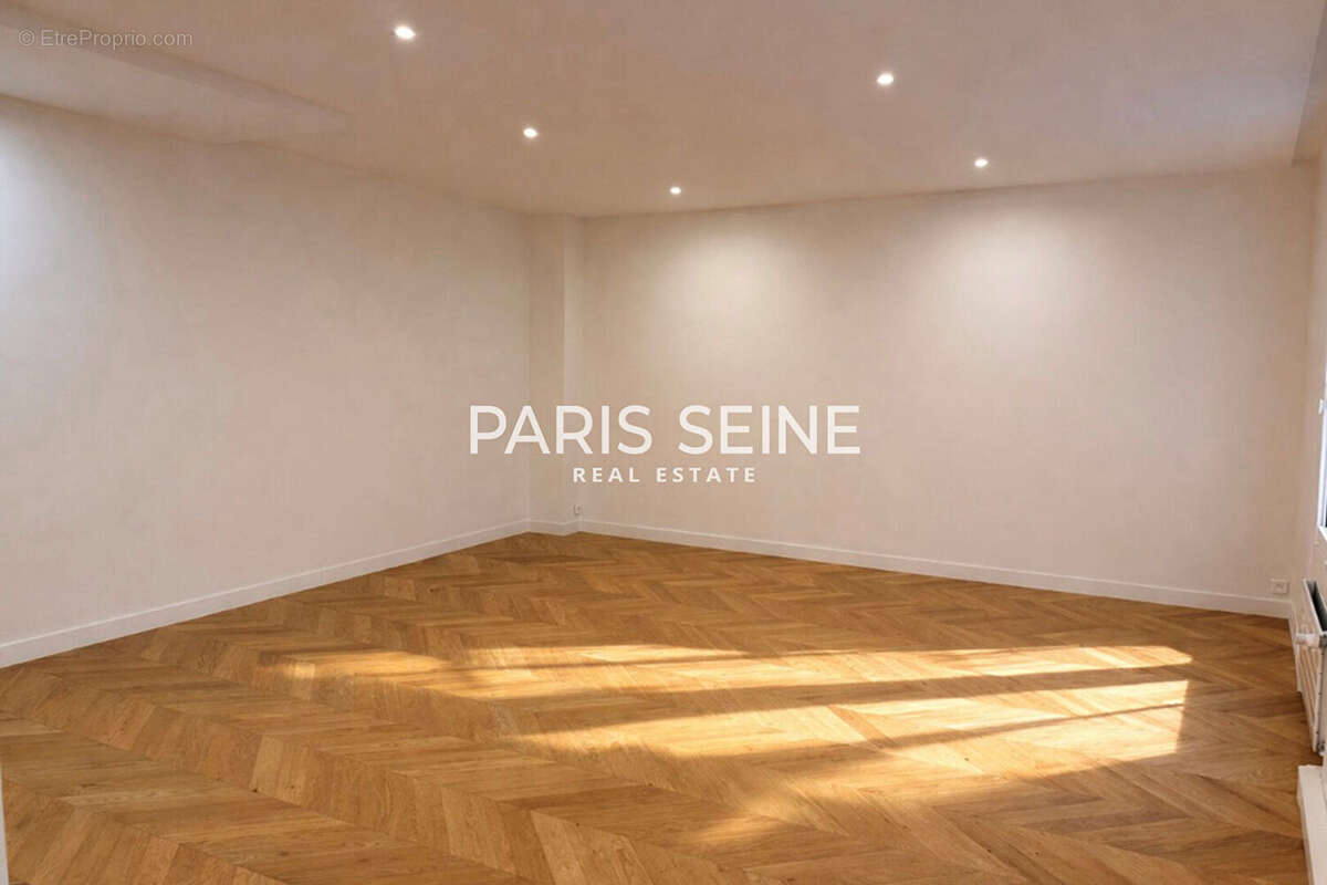 Appartement à PARIS-7E
