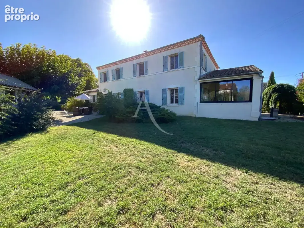 Maison Fleac Sur Seugne 12 pièce(s) 253 m2 - photo 3