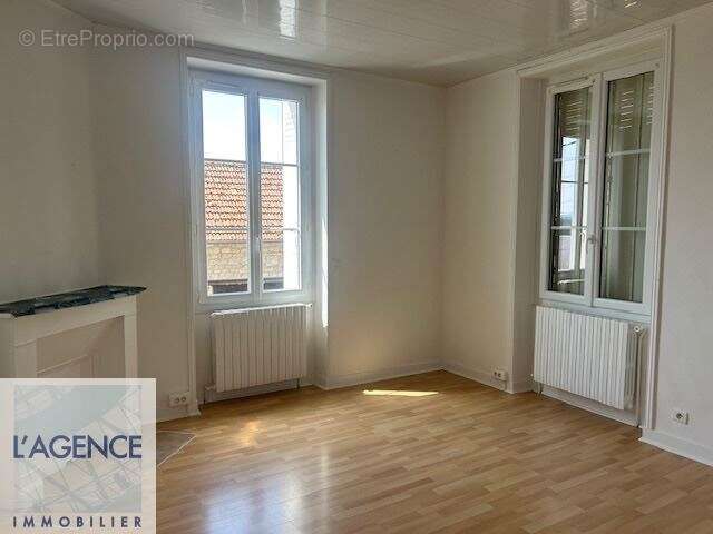 Maison à CONDE-SUR-AISNE