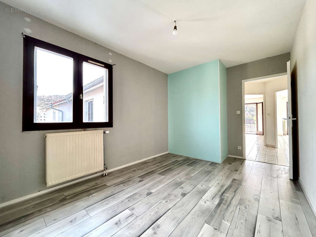 Appartement à LE PONT-DE-CLAIX