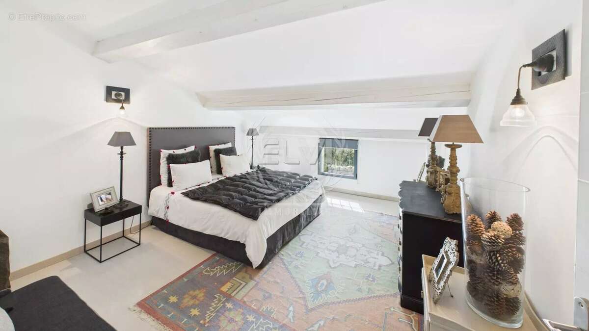 Maison à PLAN-DE-LA-TOUR