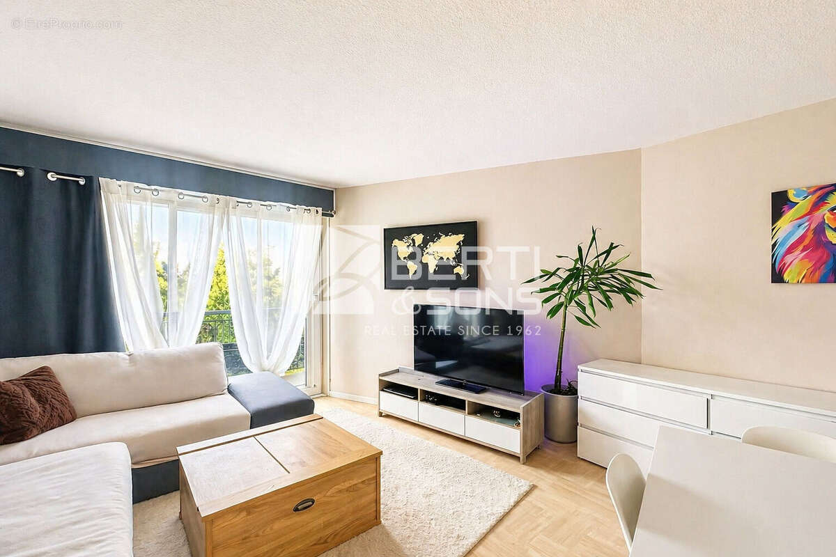 Exclusivite - la napoule - 2 pieces 46 m² avec belle terrasse, piscine, cave et garage - photo 4