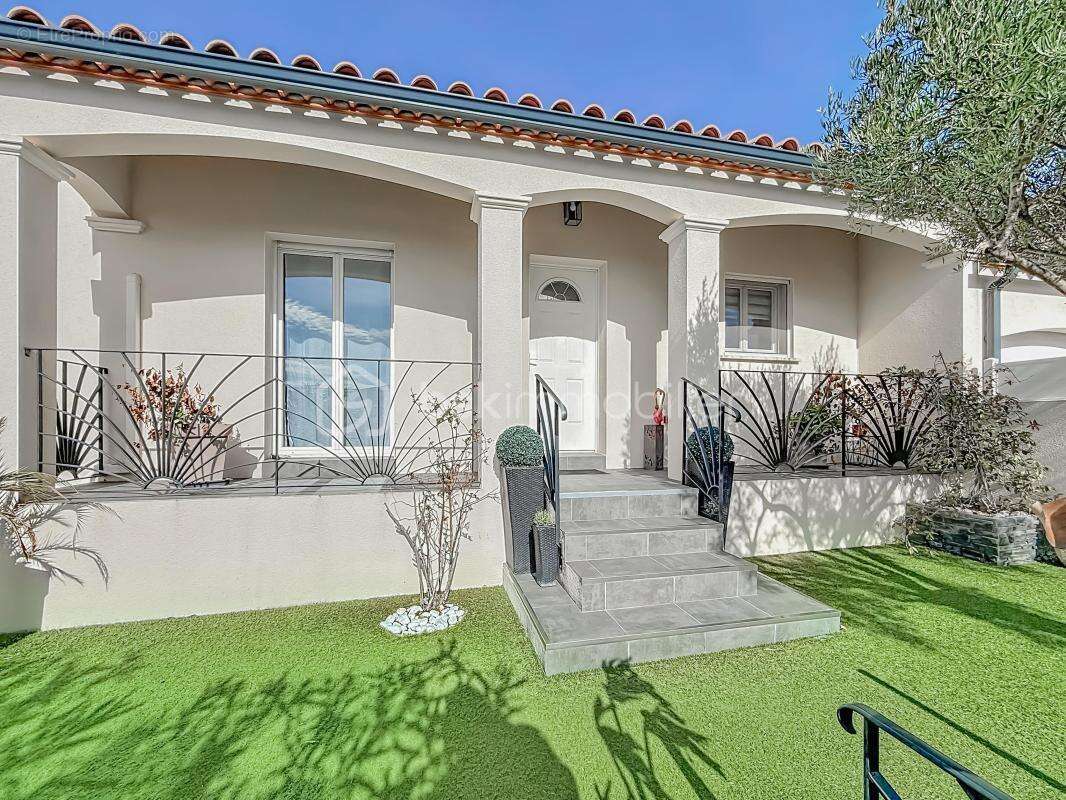 Maison à COURNONSEC