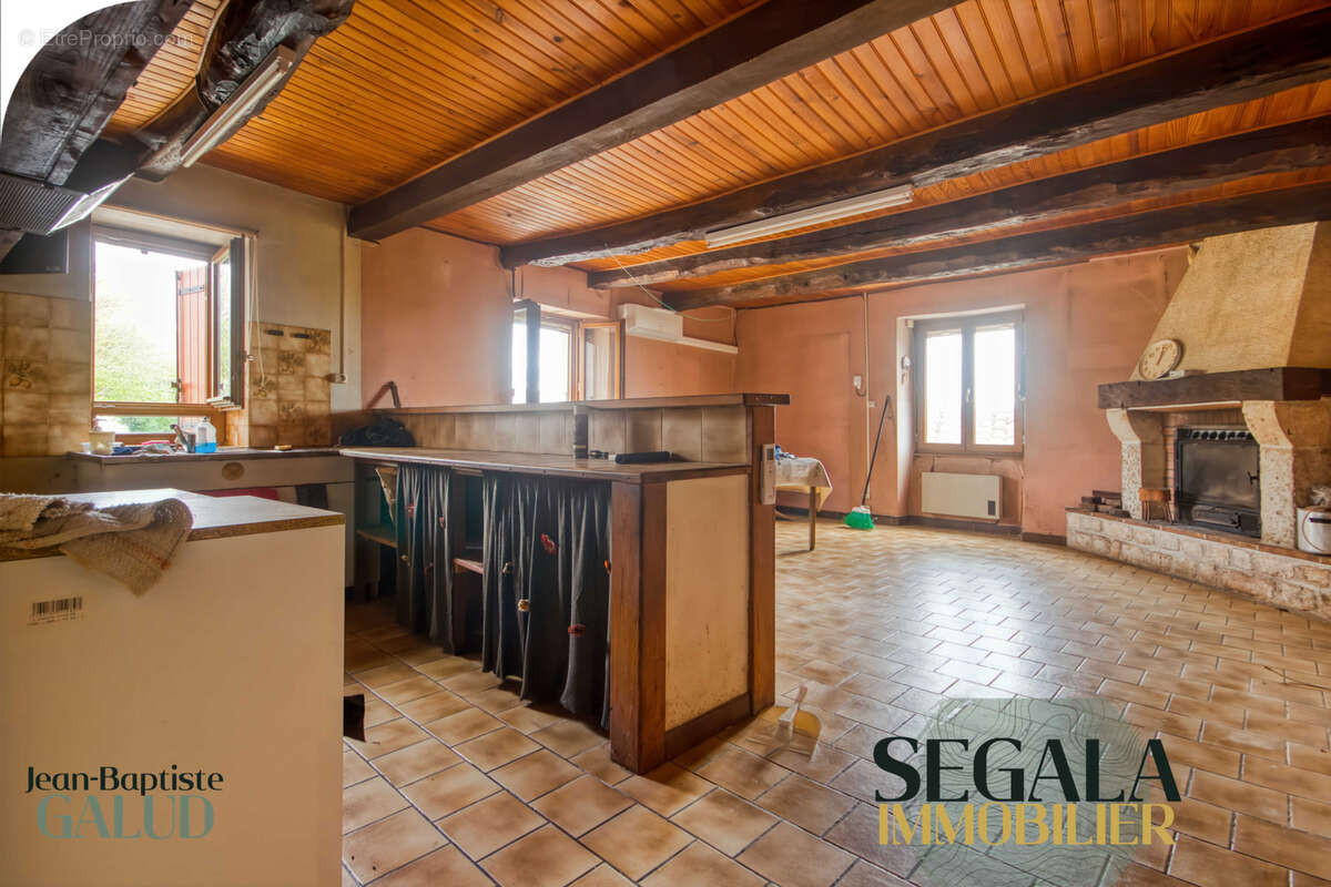 Maison à MIRANDOL-BOURGNOUNAC