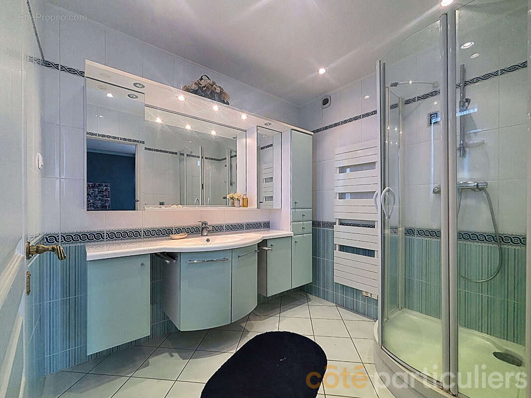 Appartement à SAINT-CYR-SUR-LOIRE