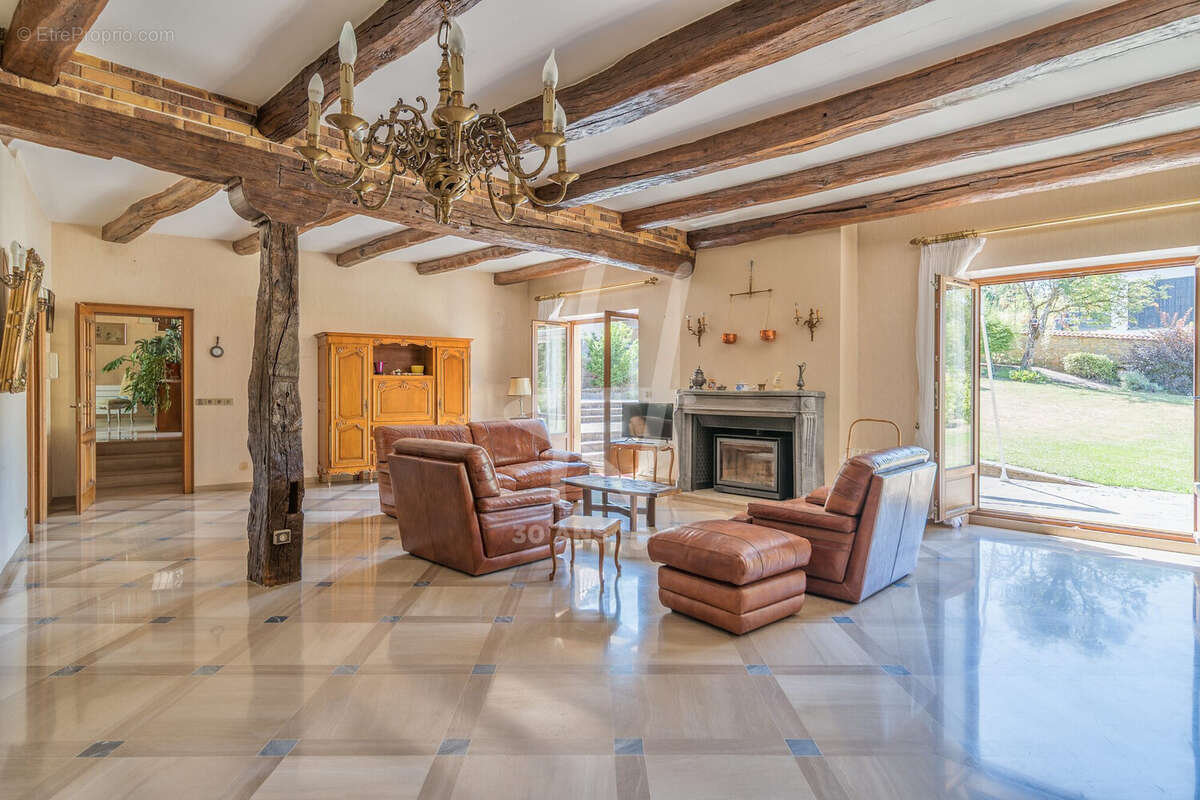 Maison 305 m² à Norroy-Le-Veneur  - photo 4