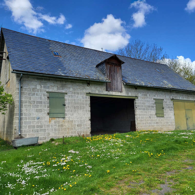 Maison à RIOM-ES-MONTAGNES